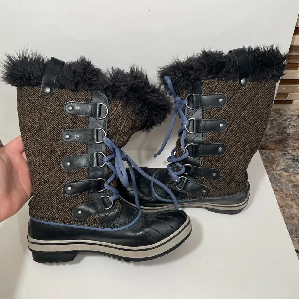 Sorel gently worn